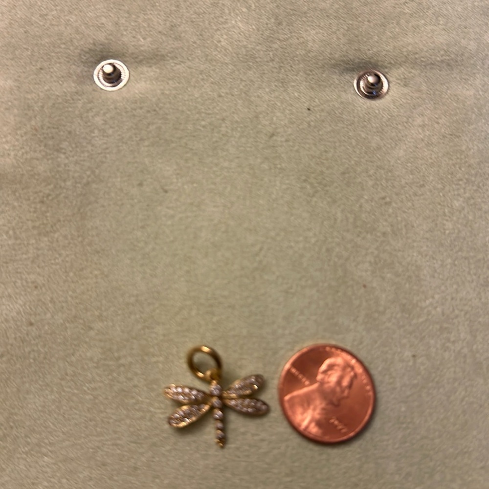 Dragon fly diamond and 18k gold charm - Picture 2 of 4